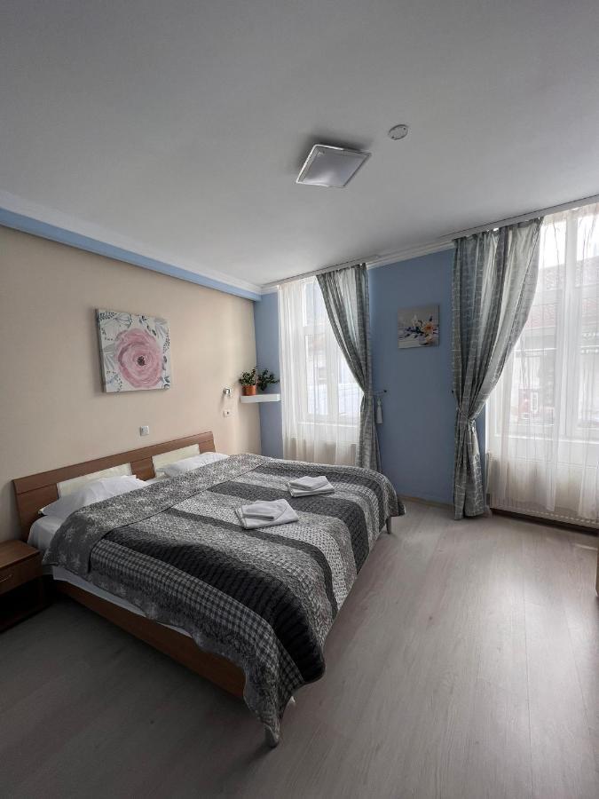 Pension Old City Brasov Ngoại thất bức ảnh